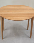 Table de salle à manger ronde à rallonge en chêne massif LUNA | VESKOR