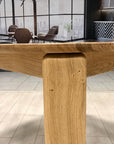 Table de salle à manger ronde à rallonge en chêne massif Victoria | VESKOR