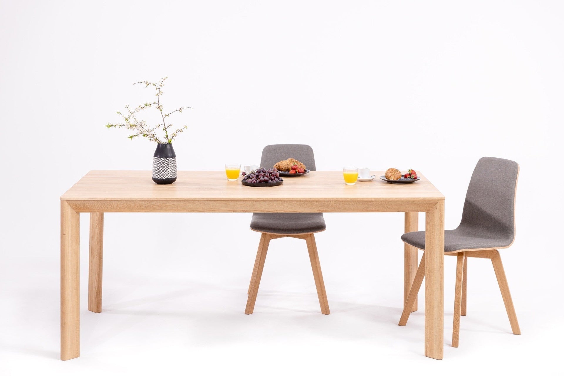 Table de salle à manger fixe en bois massif DITA | KARPIS