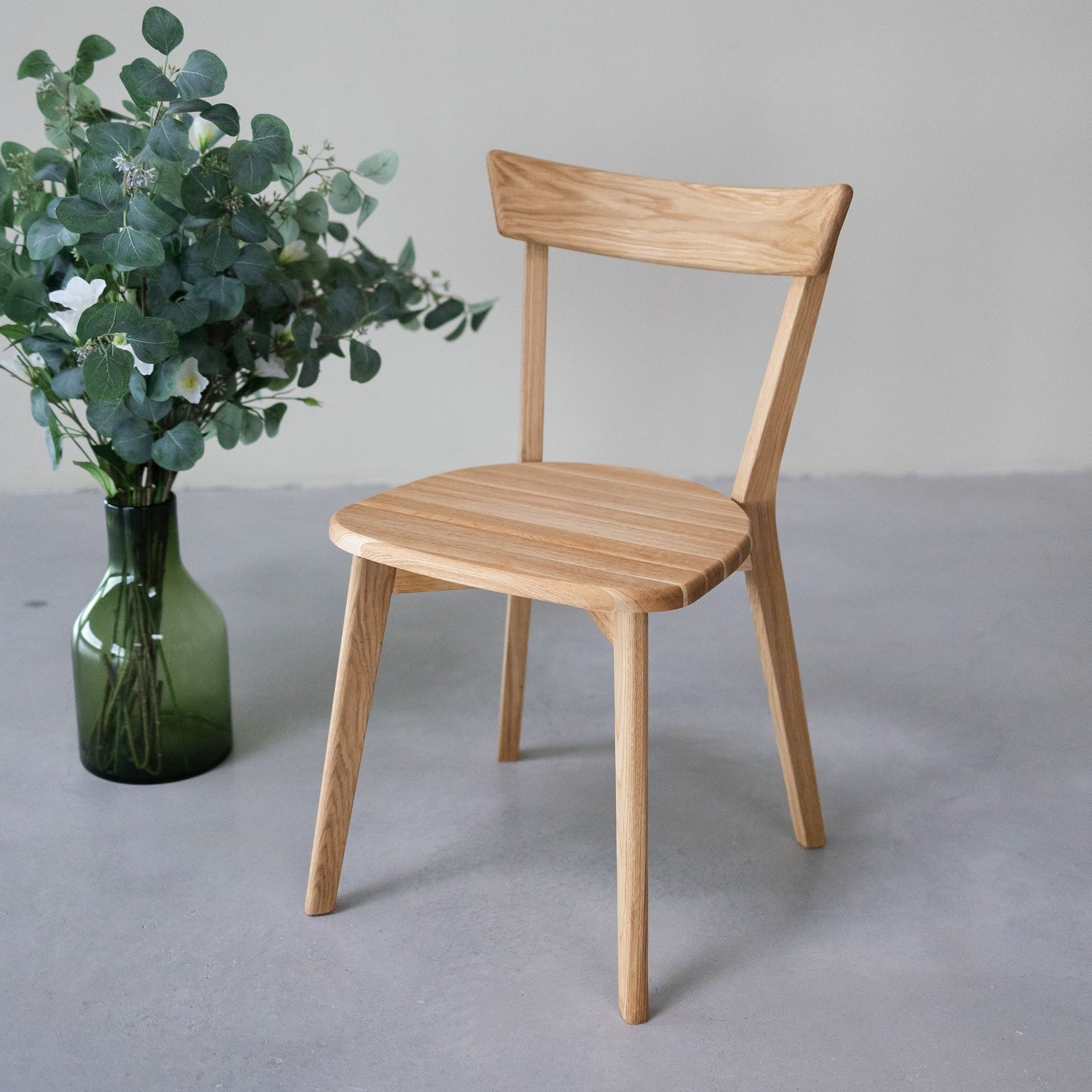 Lot de 2 ou 4 chaises de salle à manger en chêne massif VICTORIA | VESKOR