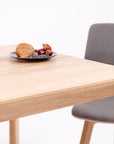 Table de salle à manger fixe en bois massif DITA | KARPIS