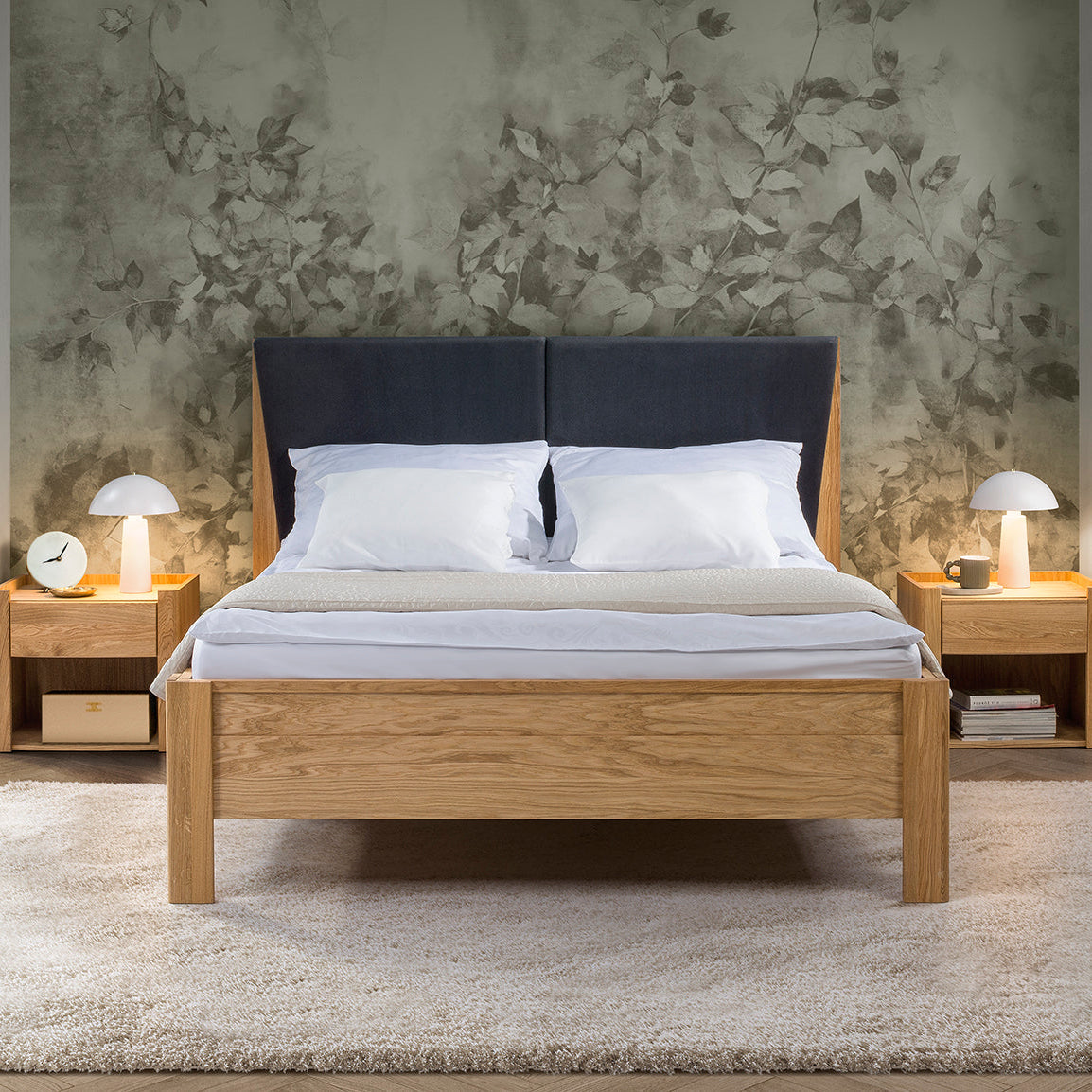 Table de chevet en bois massif LISBOA 79 | LoftStory