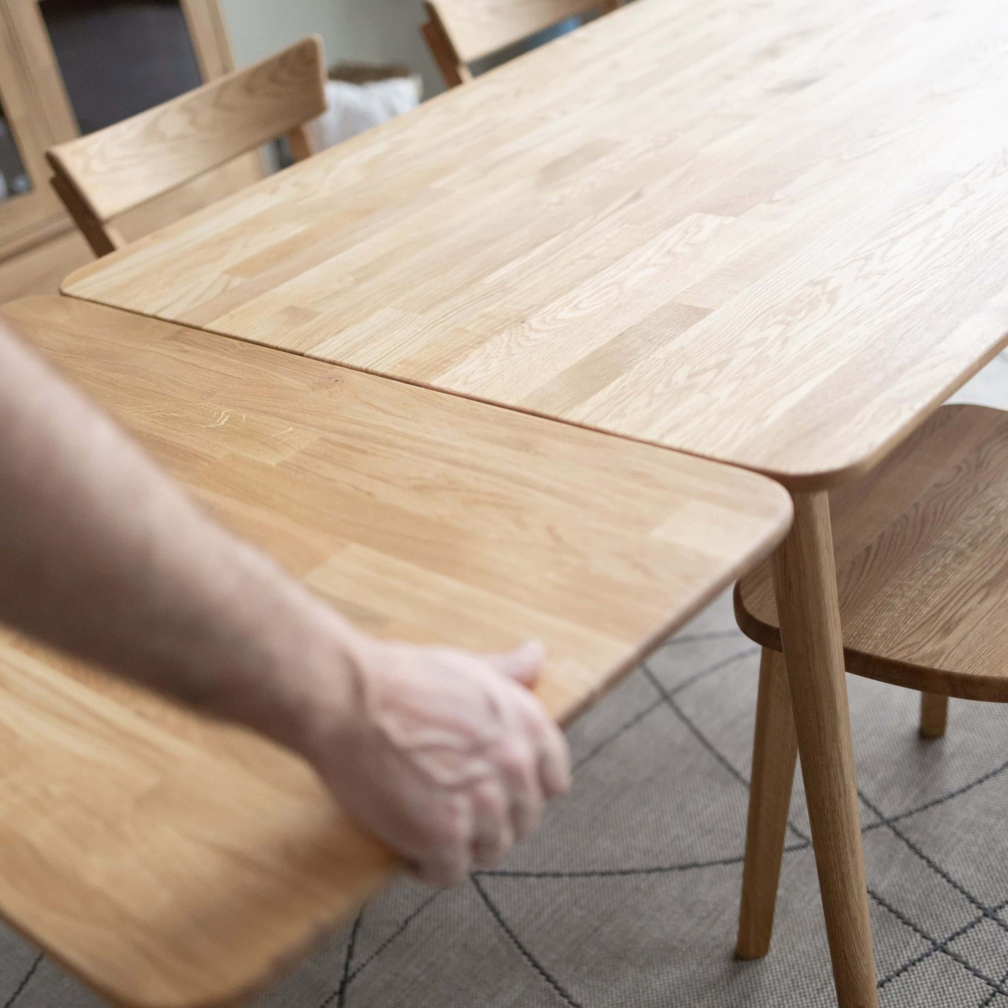 Table de salle à manger à rallonge en chêne massif MALMO 2 | VESKOR