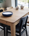Table de salle à manger à rallonge en chêne massif KODAMA | VESKOR
