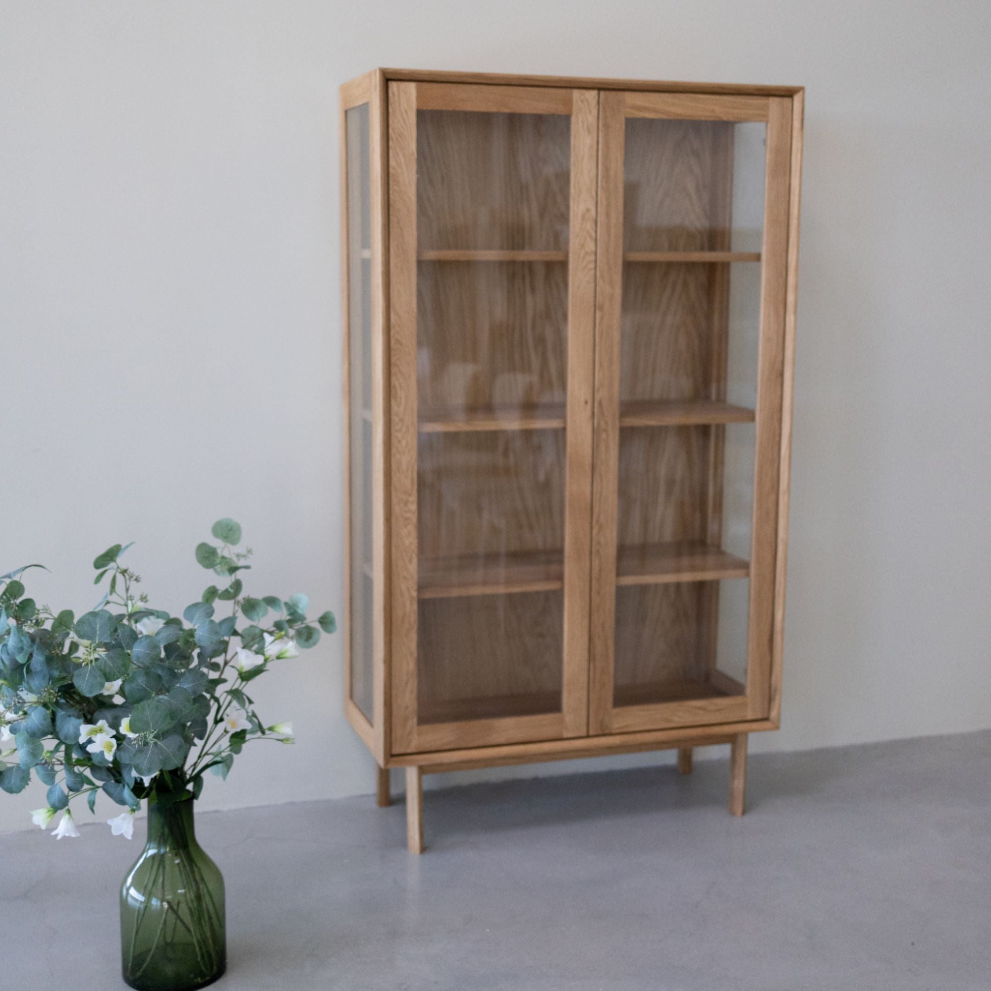 Vitrine en chêne massif KODAMA | VESKOR